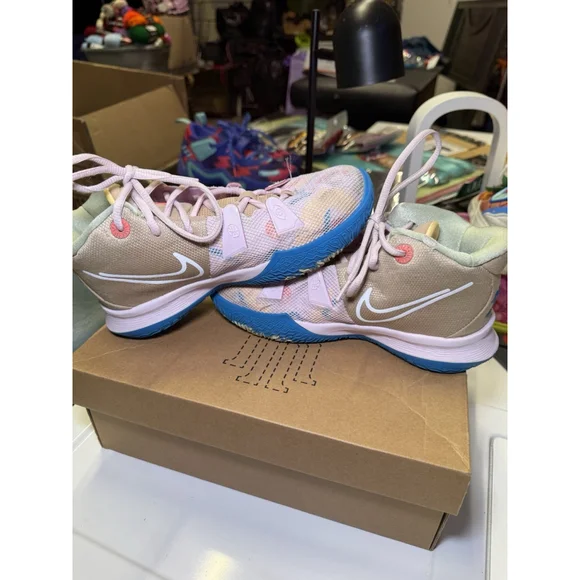 Nike Kyrie 7 GS Youth Regal Pink Sneakers Size 4y - Picture 4 of 9